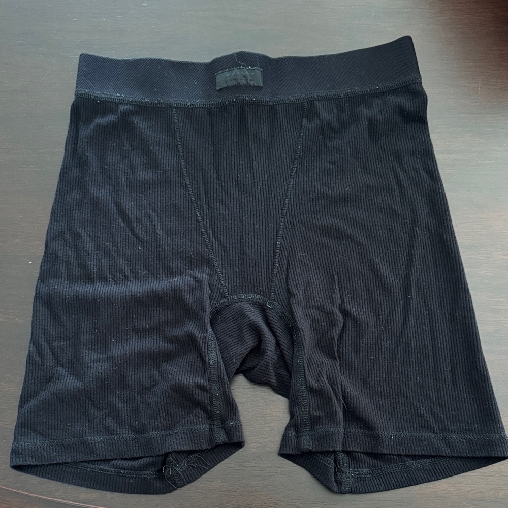 SKIMS Black Boxer Shorts XS
